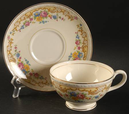 Briarcliffe (G3385) Footed Cup & Saucer Set