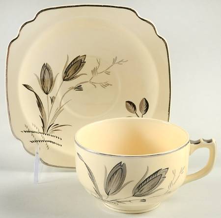 C24 Footed Cup & Saucer Set