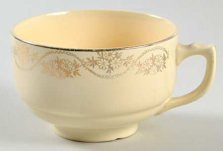 C43 Footed Cup