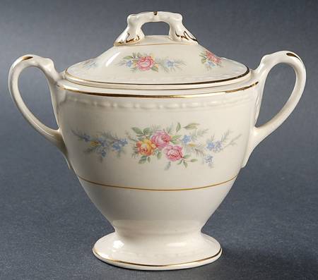 Cashmere Sugar Bowl & Lid by Homer Laughlin 