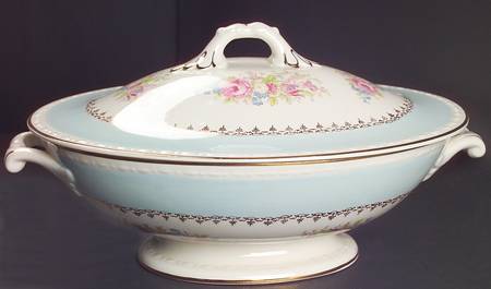Chateau Oval Covered Vegetable