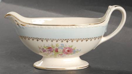Chateau Gravy Boat by Homer Laughlin 