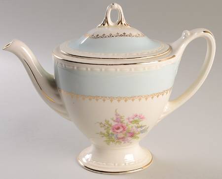 Chateau Teapot & Lid by Homer Laughlin 