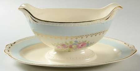Chateau Gravy Boat with Attached Underplate by Homer Laughlin 