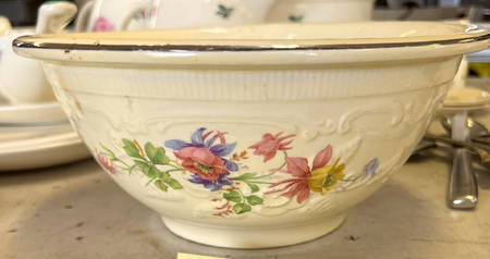 Columbines 9" Mixing Bowl