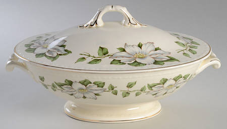 Cotillion Oval Covered Vegetable