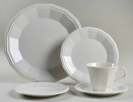 Colonial White 5 Piece Place Setting