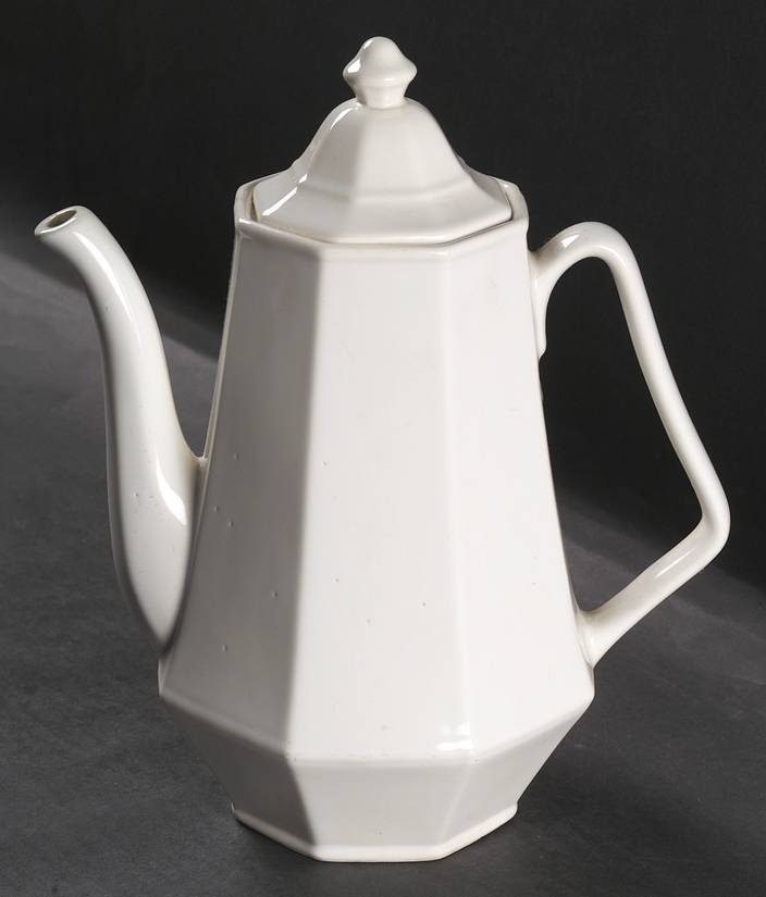 Colonial White Coffee Pot & Lid by Homer Laughlin 