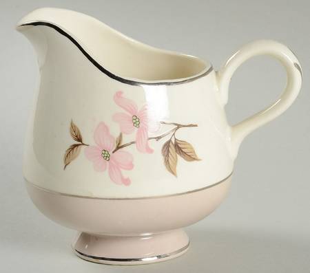 CV138 Creamer