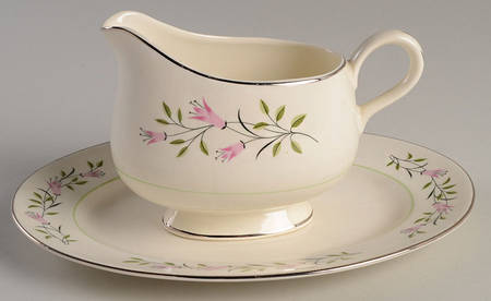 CV72 Gravy Boat & Underplate/Relish