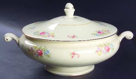 Dresden Round Covered Vegetable