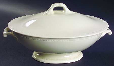 Eggshell Georgian (Also A Shape) Oval Covered Vegetable