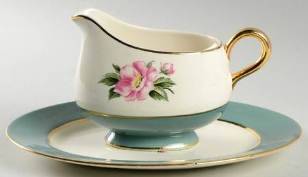 Empire Green Gravy Boat & Underplate/Relish