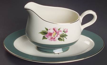 Empire Green Gravy Boat & Underplate/Relish by Homer Laughlin 