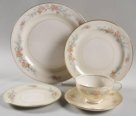Ferndale 40 Piece Estate Set
