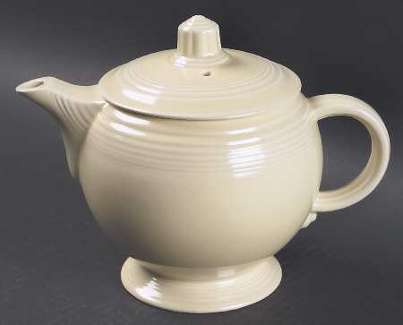 Fiesta Old Ivory (Cream) Teapot & Lid by Homer Laughlin 
