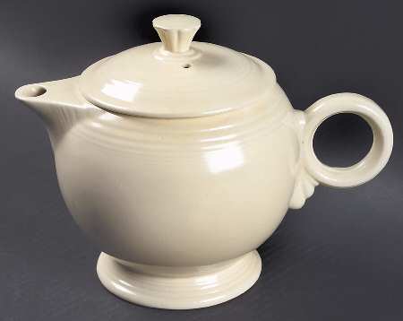 Fiesta Old Ivory (Cream) Large Tea Pot & Lid by Homer Laughlin 