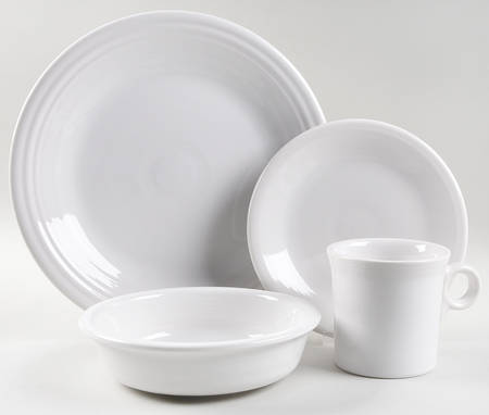 Fiesta White (Intro 1986) 32 Piece Estate Set