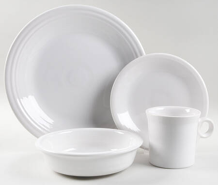 Fiesta White (Intro 1986) 32 Piece Estate Set
