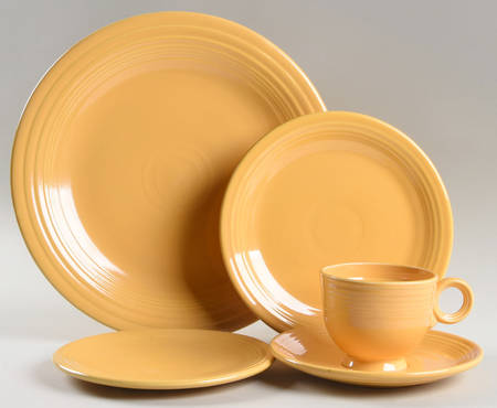 Fiesta Yellow (Older) 5 Piece Place Setting