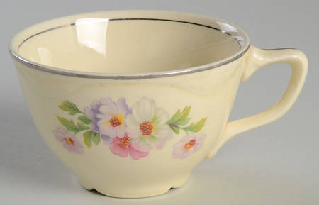 Fluffy Rose 1 (Platinum Trim) Flat Cup