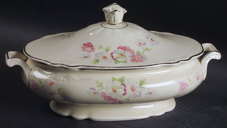 Fluffy Rose 1 (Platinum Trim) Oval Covered Vegetable by Homer Laughlin 