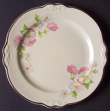 Fluffy Rose 1 (Platinum Trim) Dessert/Pie Plate