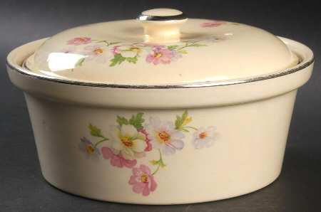 Fluffy Rose 1 (Platinum Trim) 1 Qt Round Covered Casserole by Homer Laughlin 