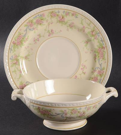 G3327 Footed Cream Soup Bowl & Saucer Set