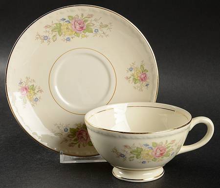 G3351-G3444 Footed Cup & Saucer Set
