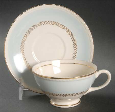 G3353 Footed Cup & Saucer Set