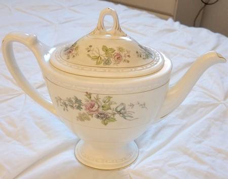 G3365 Teapot & Lid