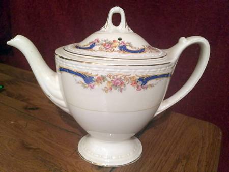 G3384 Teapot & Lid