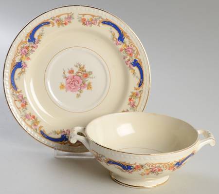 G3384 Footed Cream Soup Bowl & Saucer Set