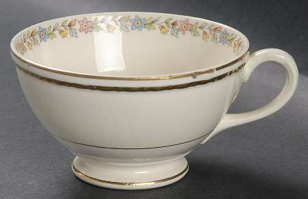 G3388 Footed Cup