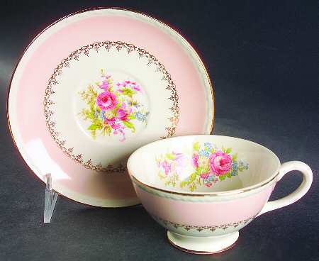 G3467 Footed Cup & Saucer Set