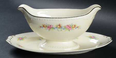 G3523 Gravy Boat with Attached Underplate