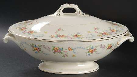 G3352 Oval Covered Vegetable