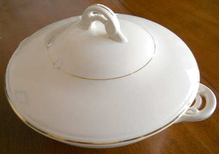 Gold Stripe Round Covered Vegetable