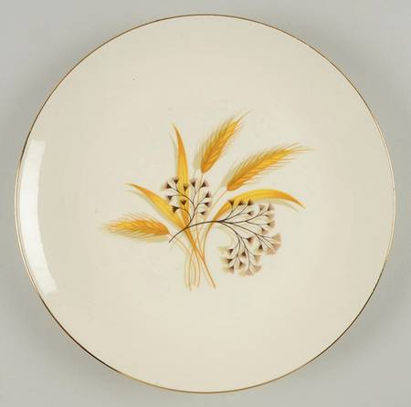 Golden Wheat (Rhythm Shape) Luncheon Plate by Homer Laughlin 