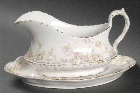 H135 Gravy Boat & Underplate