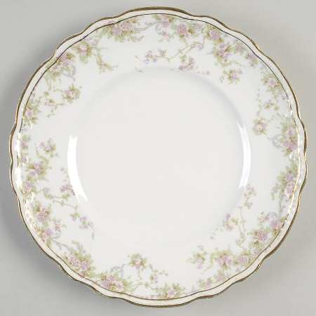 H135 Luncheon Plate