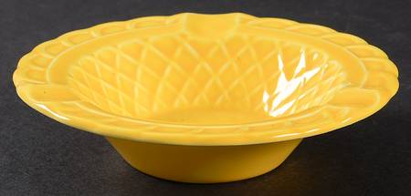 Harlequin Yellow (Older) 4" Ashtray