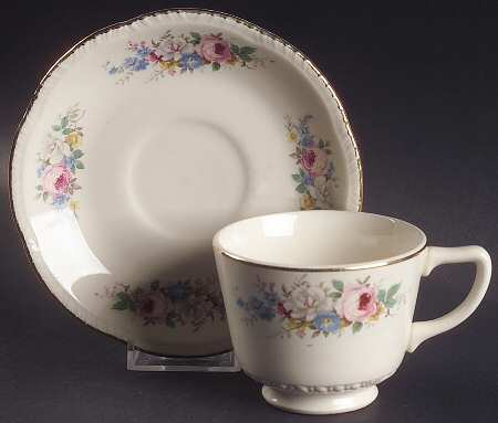 L612 Footed Cup & Saucer Set