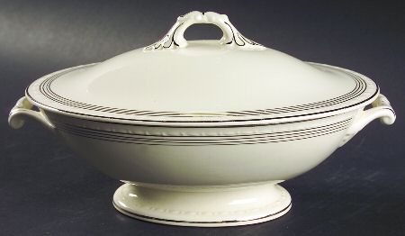 HLC134 Oval Covered Vegetable