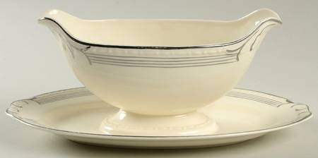 HLC134 Gravy Boat with Attached Underplate