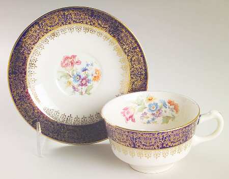 B1344 Flat Cup & Saucer Set