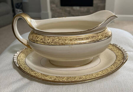 HLC175 Gravy Boat & Underplate/Relish
