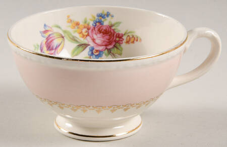 G3438 Footed Cup