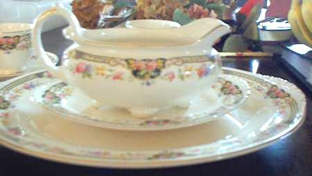 HLC183 Gravy Boat & Underplate